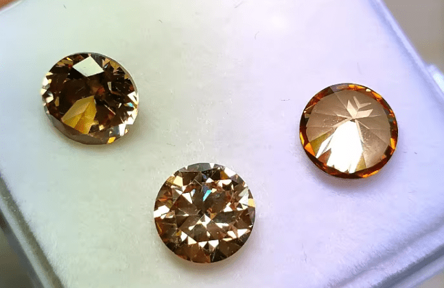 CZ Color Change green to yellow1 in yellow